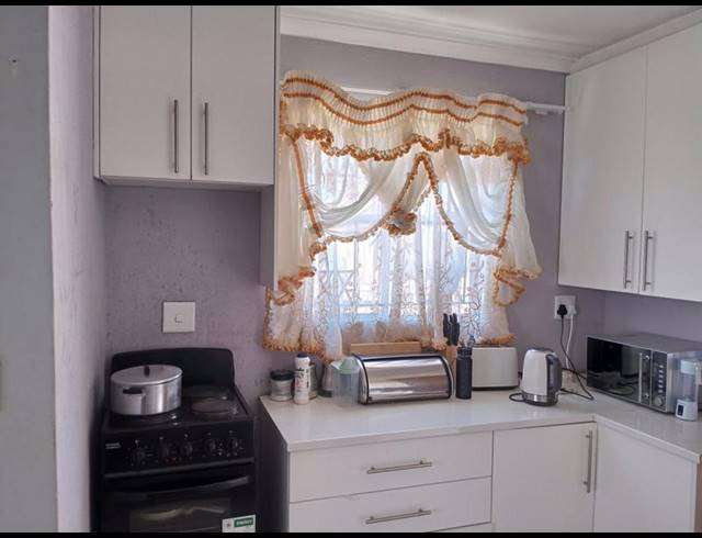 2 BEDROOM HOUSE FOR SALE IN DAWN PARK EXT